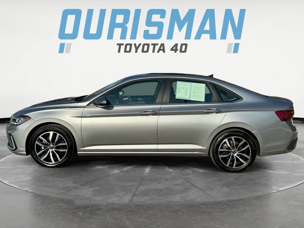 Used 2025 Volkswagen Jetta 1.5T SE Sedan