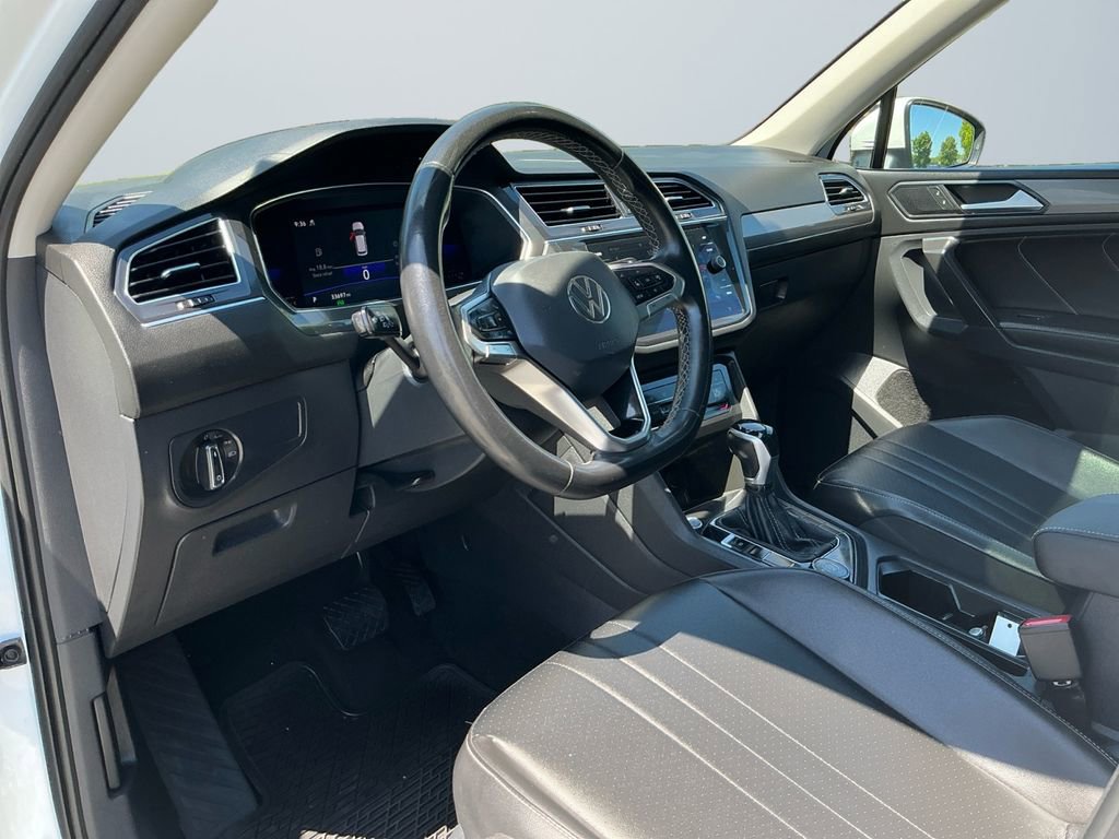 2022 Volkswagen Tiguan SE - Photo 11