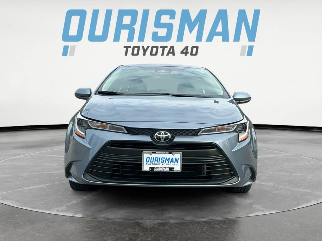 2024 Toyota Corolla LE's photo