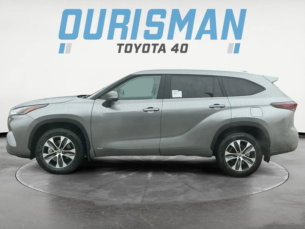 New 2026 Toyota Highlander Hybrid XLE SUV