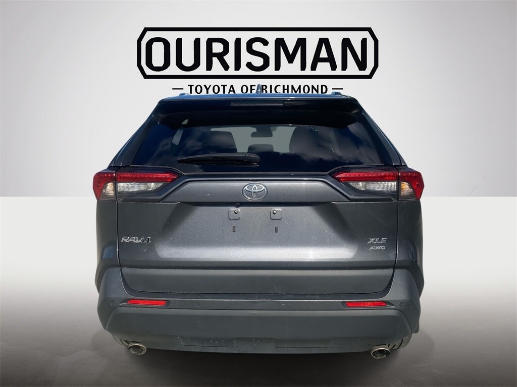 2023 Toyota RAV4 XLE Premium photo 3