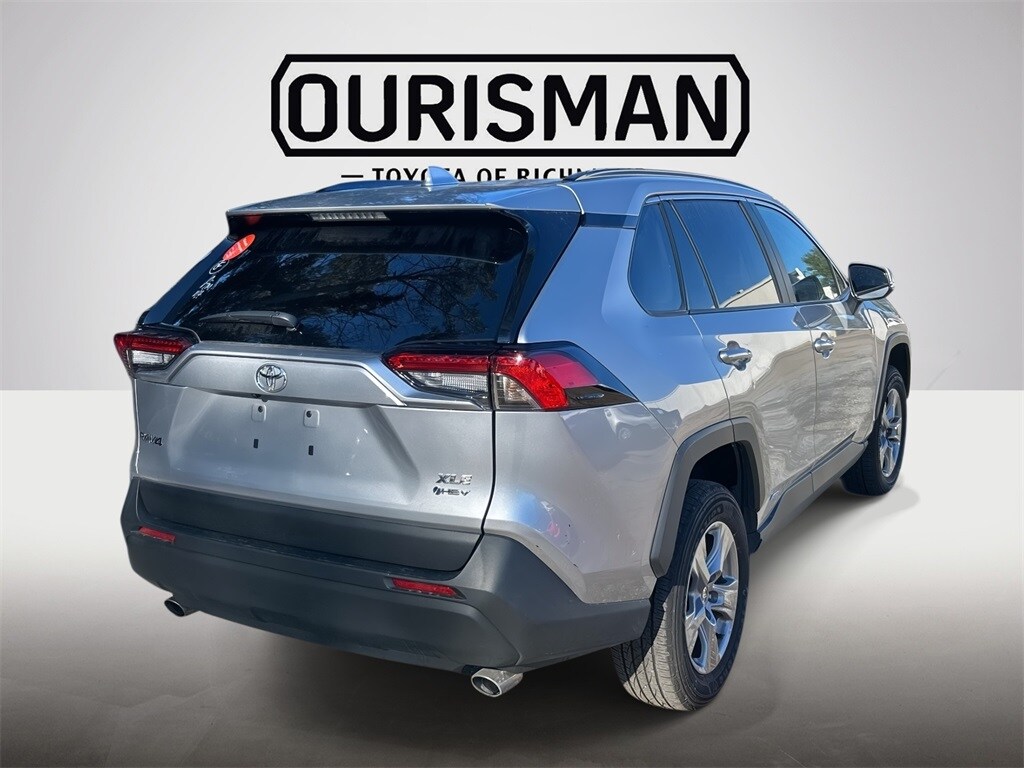 2025 Toyota RAV4 Hybrid XLE photo 3