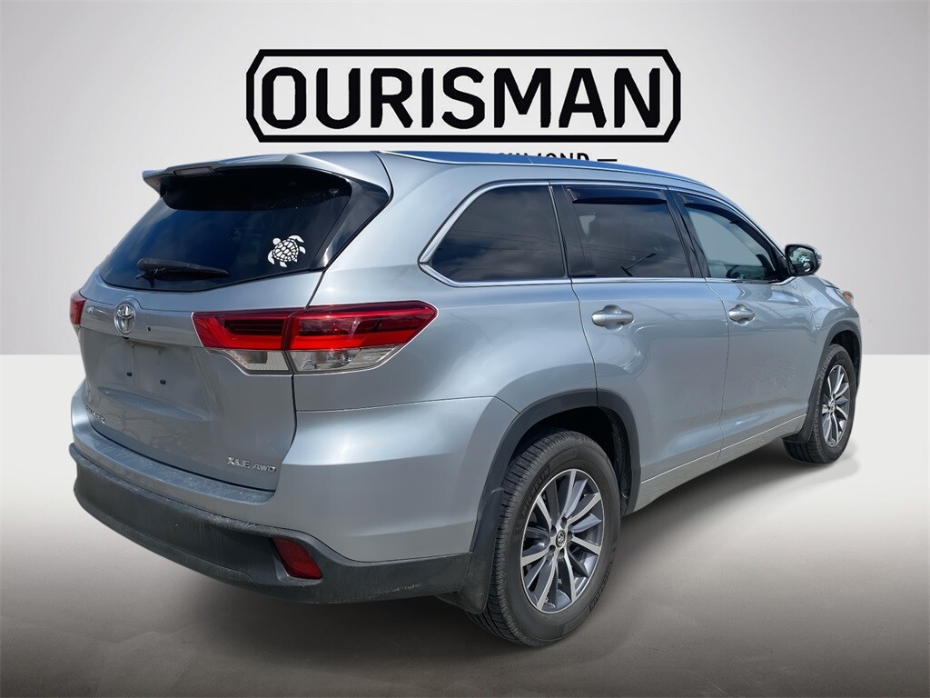 2017 Toyota Highlander SE XLE photo 2