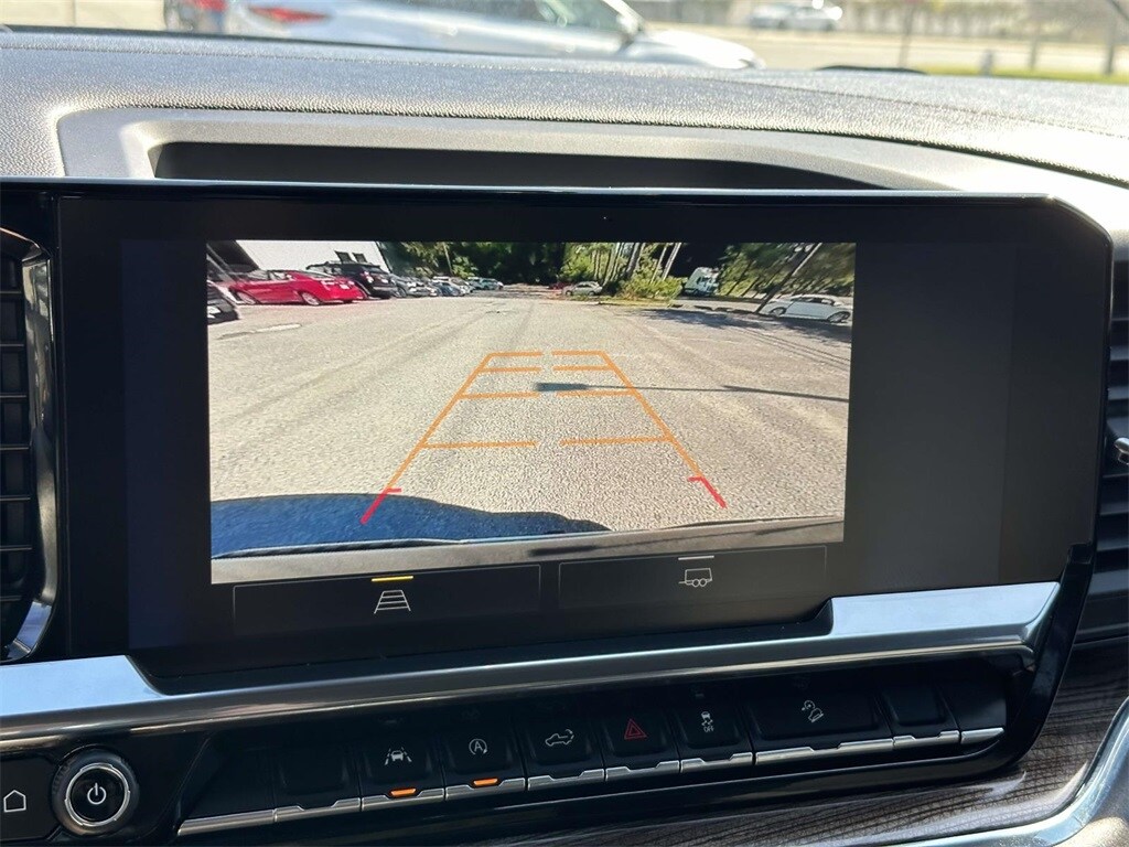 2023 Chevrolet Silverado 1500 LT photo 3