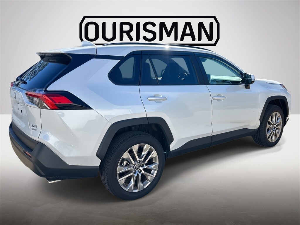 2025 Toyota RAV4 XLE Premium photo 3