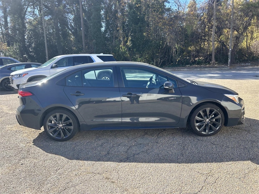 Used 2024 Toyota Corolla SE with VIN 5YFP4MCE2RP180800 for sale in Northfield, Minnesota