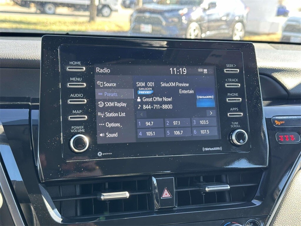 2023 Toyota Camry SE photo 3