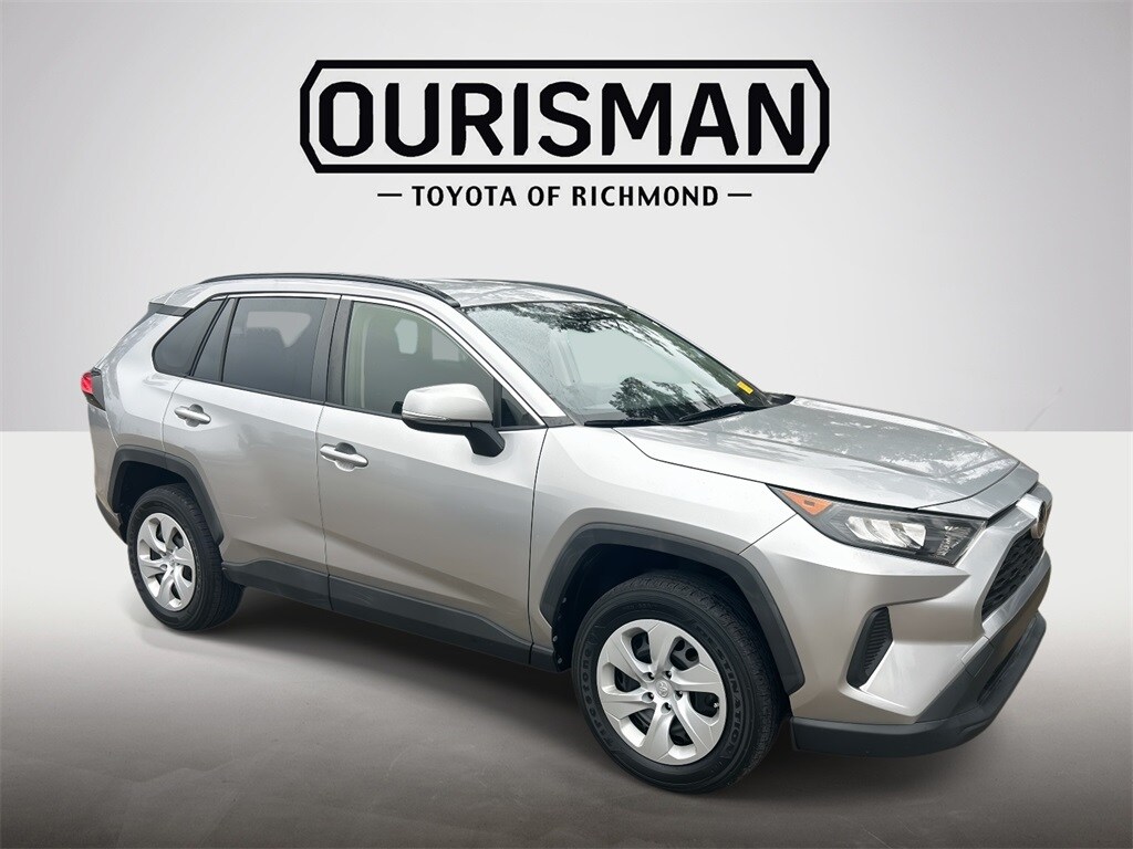 2019 Toyota RAV4 LE photo 2