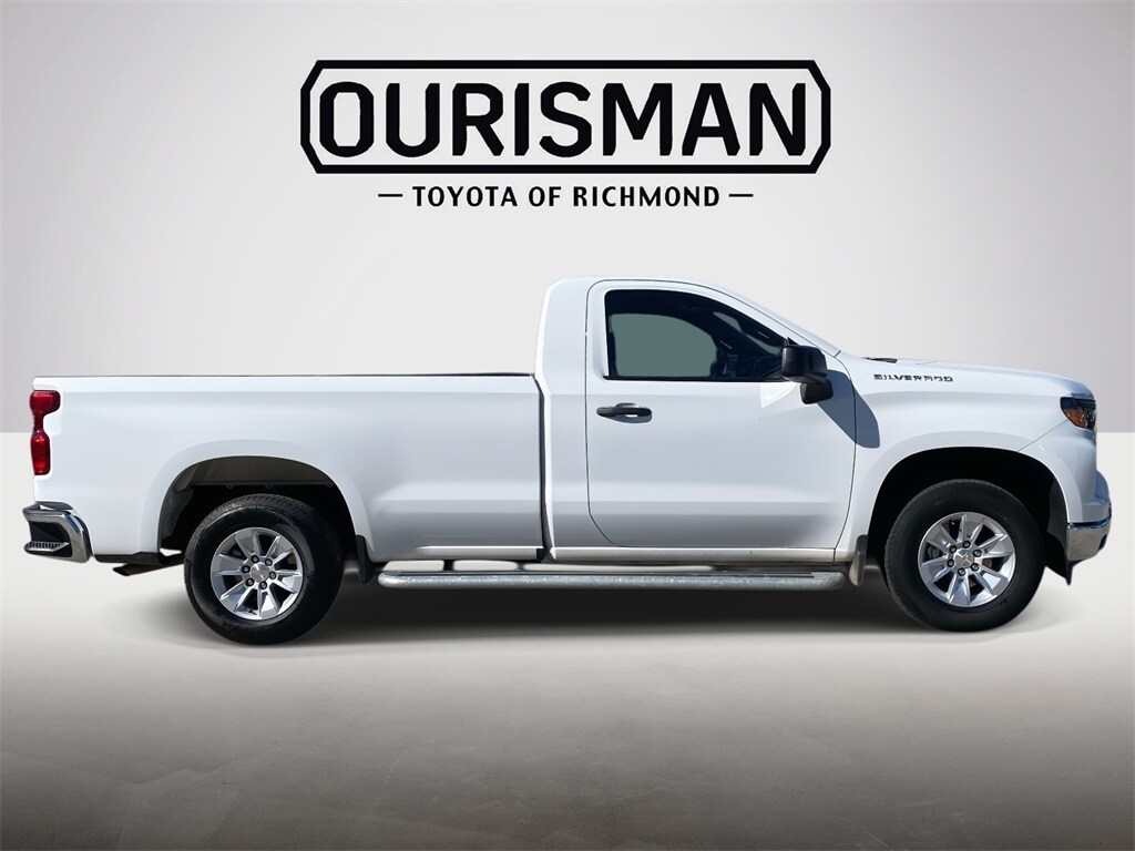 2024 Chevrolet Silverado 1500 photo 2