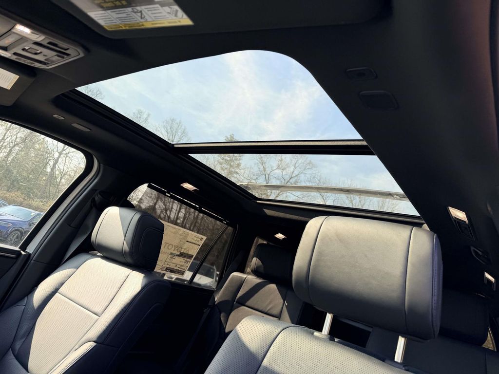2026 Toyota Sequoia Platinum - Photo 19