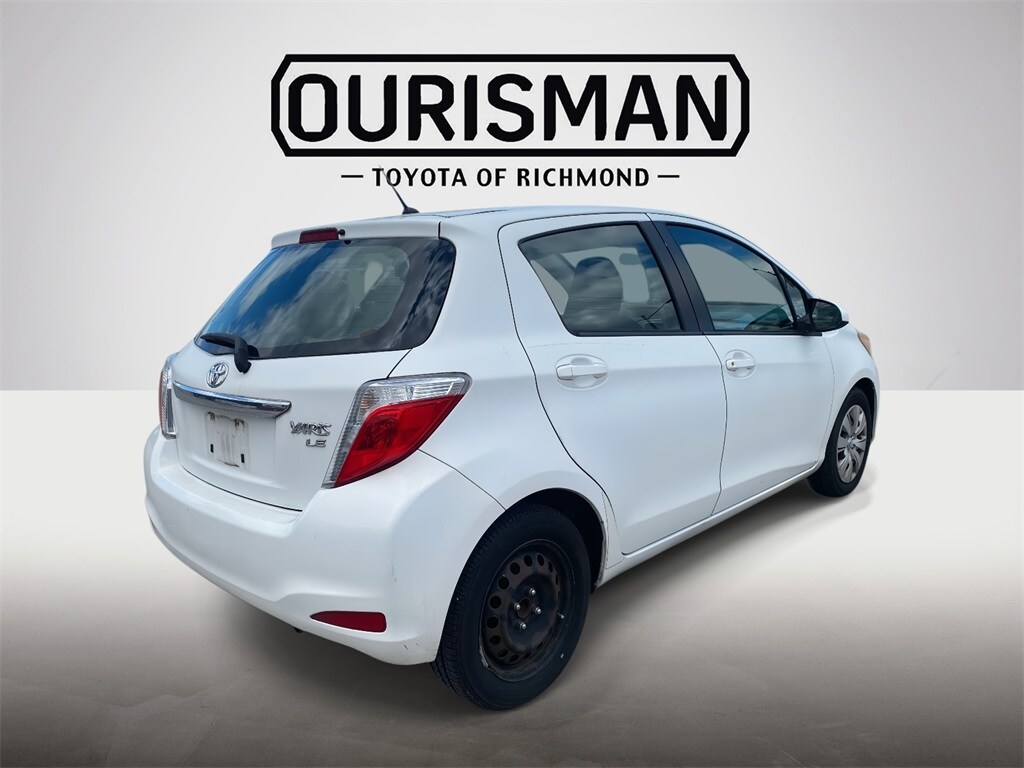 2013 Toyota Yaris LE photo 3