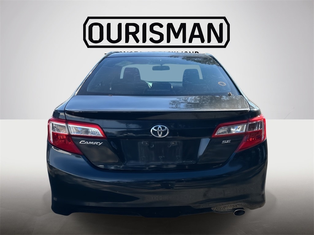 Used 2014 Toyota Camry SE Sedan