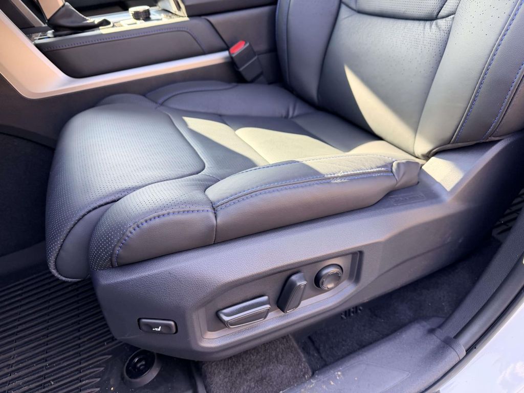 2026 Toyota Sequoia Platinum - Photo 17