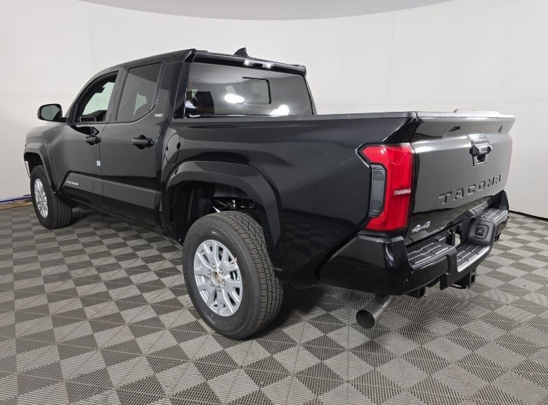 2025 Toyota Tacoma SR5 photo 4