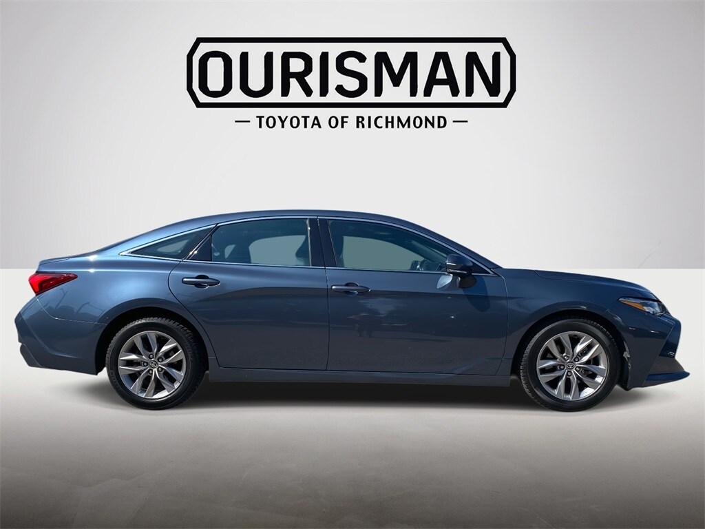 2020 Toyota Avalon XLE photo 2
