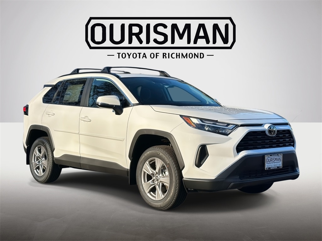 2025 Toyota RAV4 XLE's photo