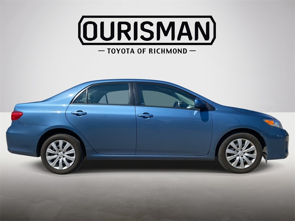 2012 Toyota Corolla LE photo 2