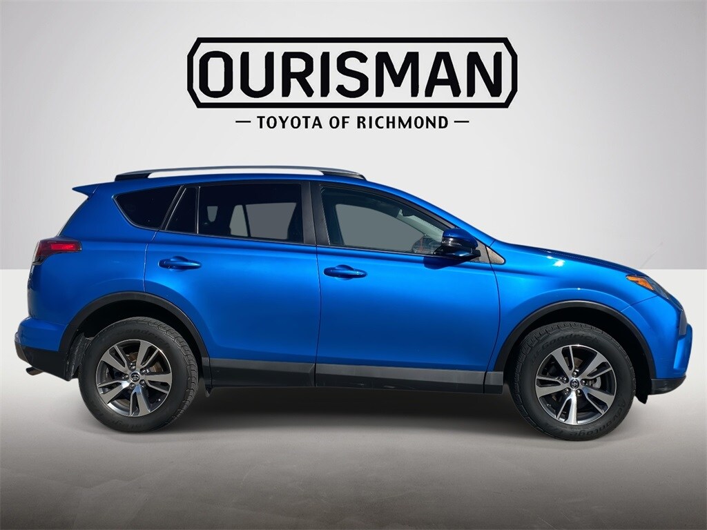 2018 Toyota RAV4 XLE photo 2