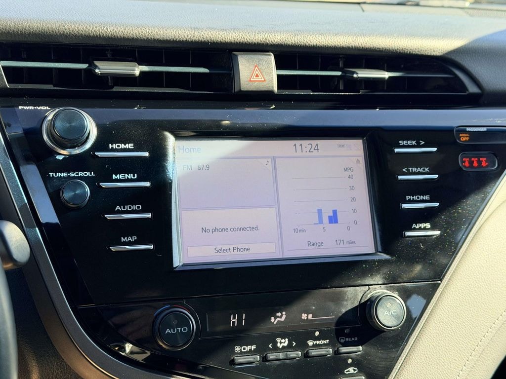 Used 2019 Toyota Camry SE Sedan