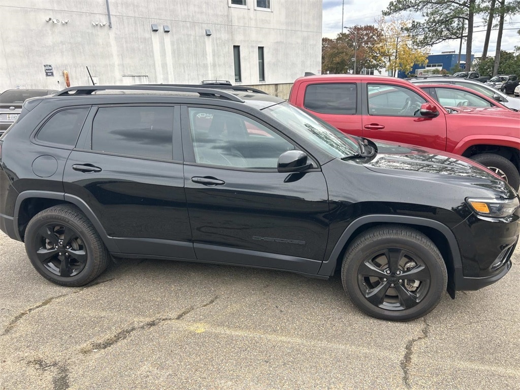 Used 2021 Jeep Cherokee Altitude SUV