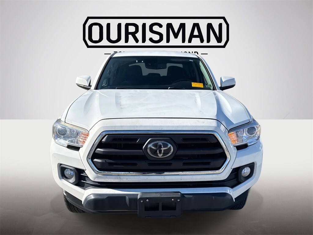 2019 Toyota Tacoma SR5 Double Cab photo 2