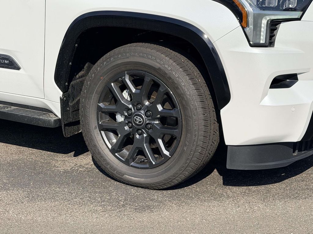 2026 Toyota Sequoia Platinum - Photo 25