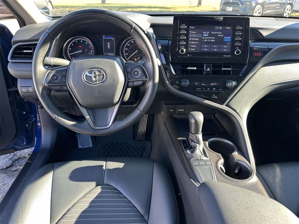 2023 Toyota Camry SE photo 2