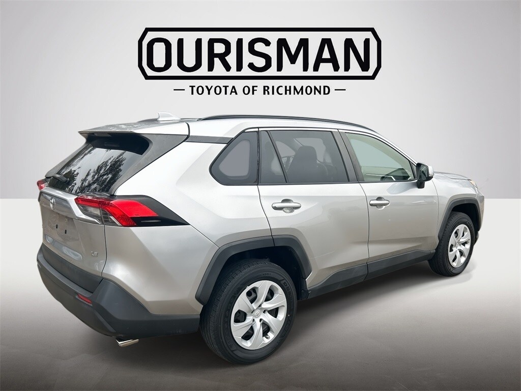 2019 Toyota RAV4 LE photo 4