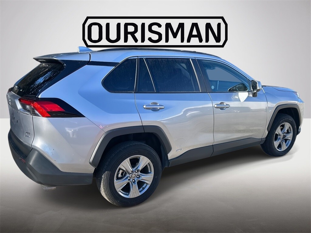 2025 Toyota RAV4 Hybrid XLE photo 2