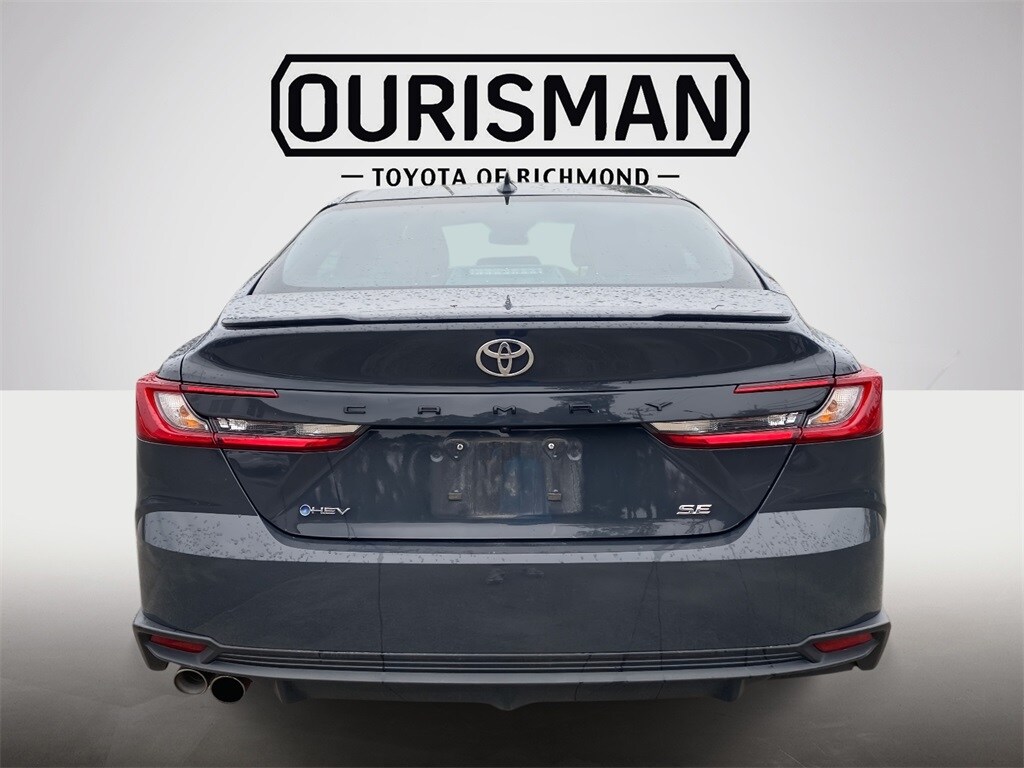 2025 Toyota Camry SE photo 4