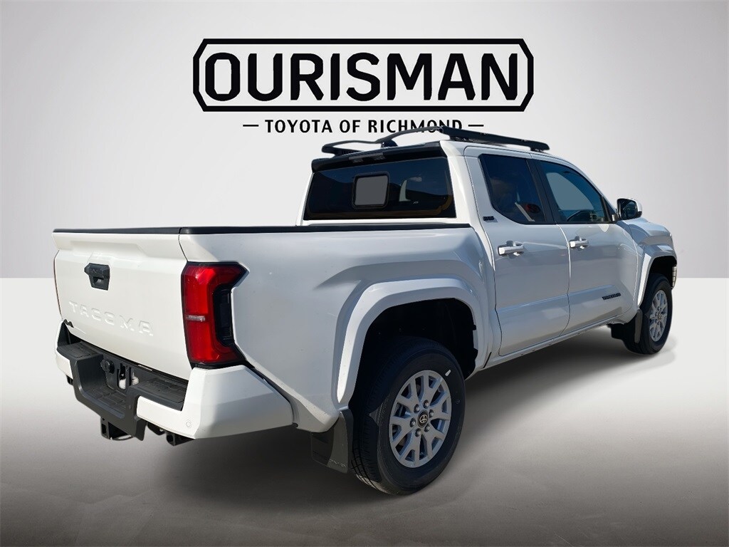 2025 Toyota Tacoma SR5 photo 3