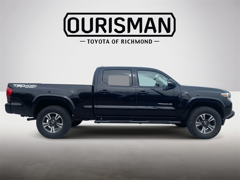 2019 Toyota Tacoma TRD Sport Double Cab photo 2
