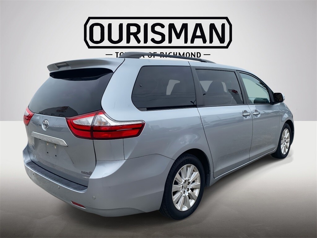 2016 Toyota Sienna Limited Premium photo 3