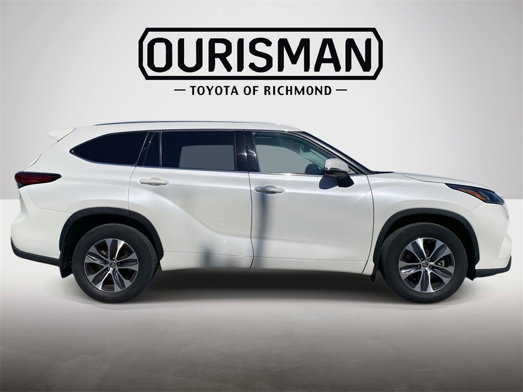 2020 Toyota Highlander XLE photo 2