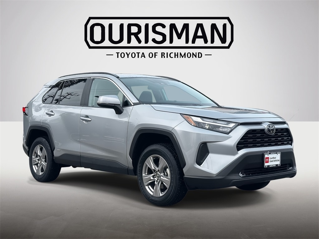 2025 Toyota RAV4 XLE's photo