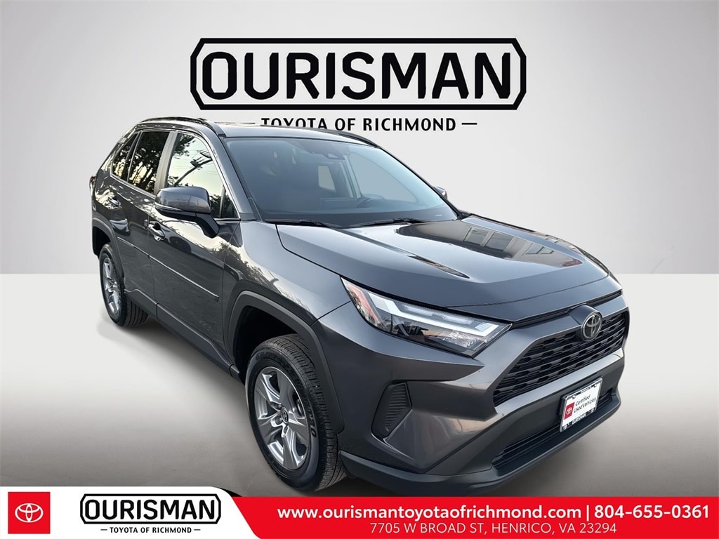 2024 Toyota RAV4 XLE's photo