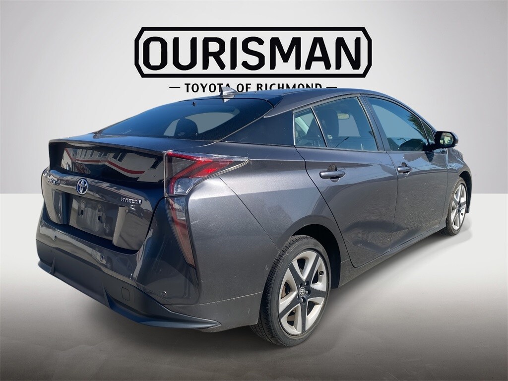 2018 Toyota Prius Three Touring photo 3