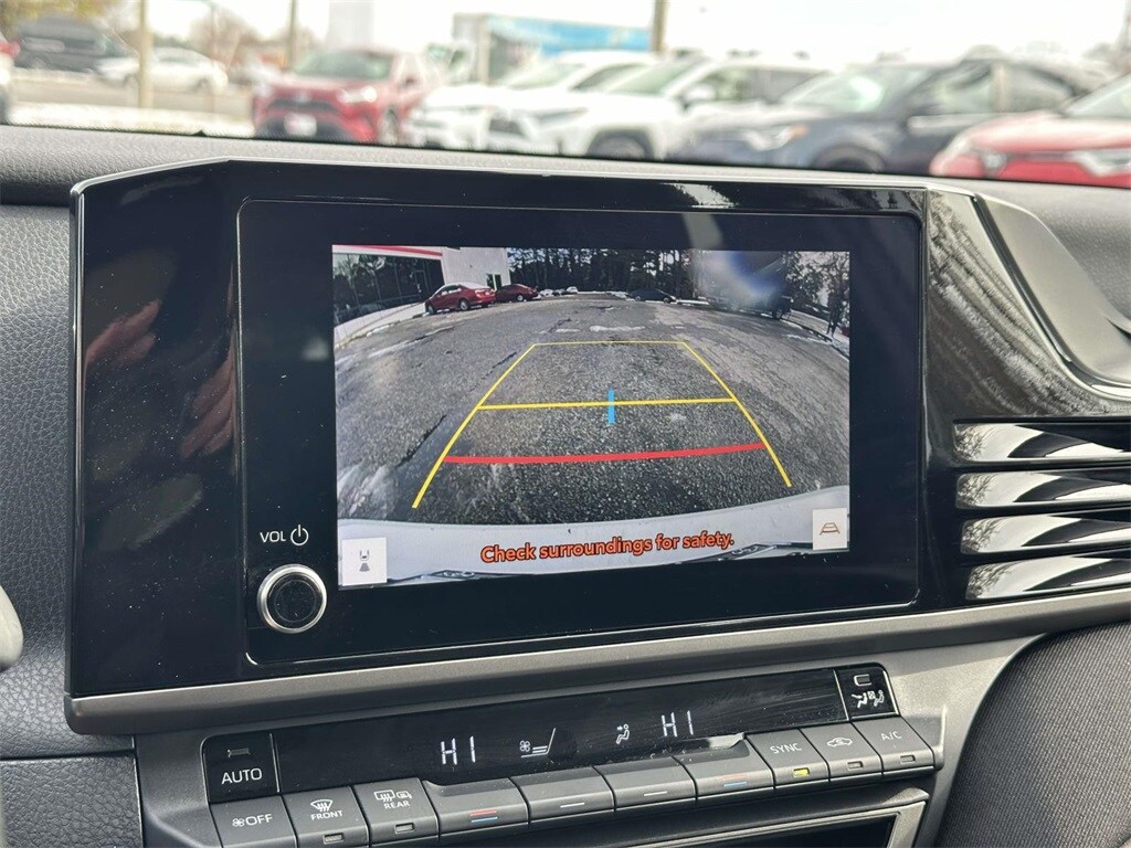 2025 Toyota Camry LE photo 4