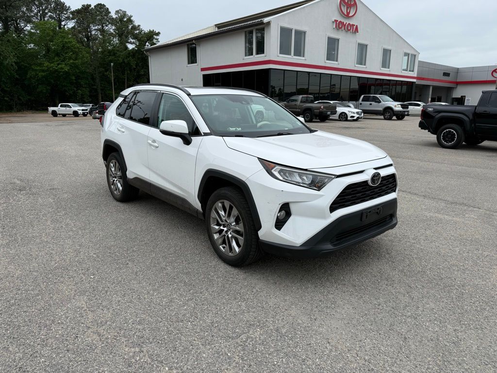 2020 Toyota RAV4 XLE Premium
