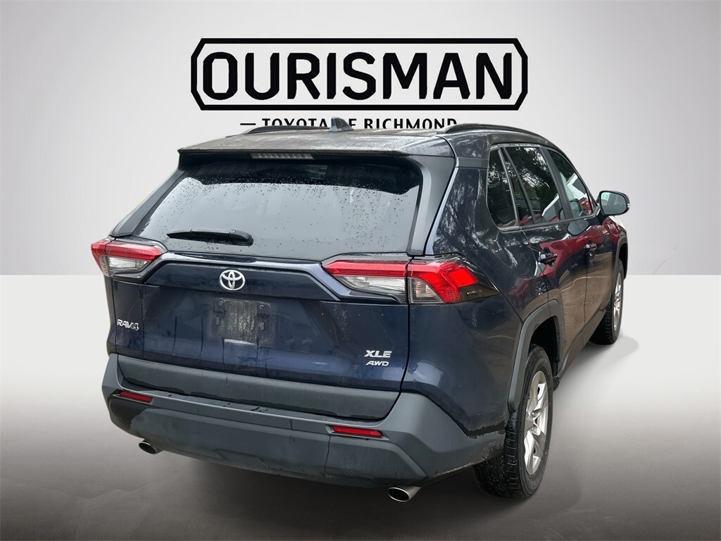 2022 Toyota RAV4 XLE photo 3