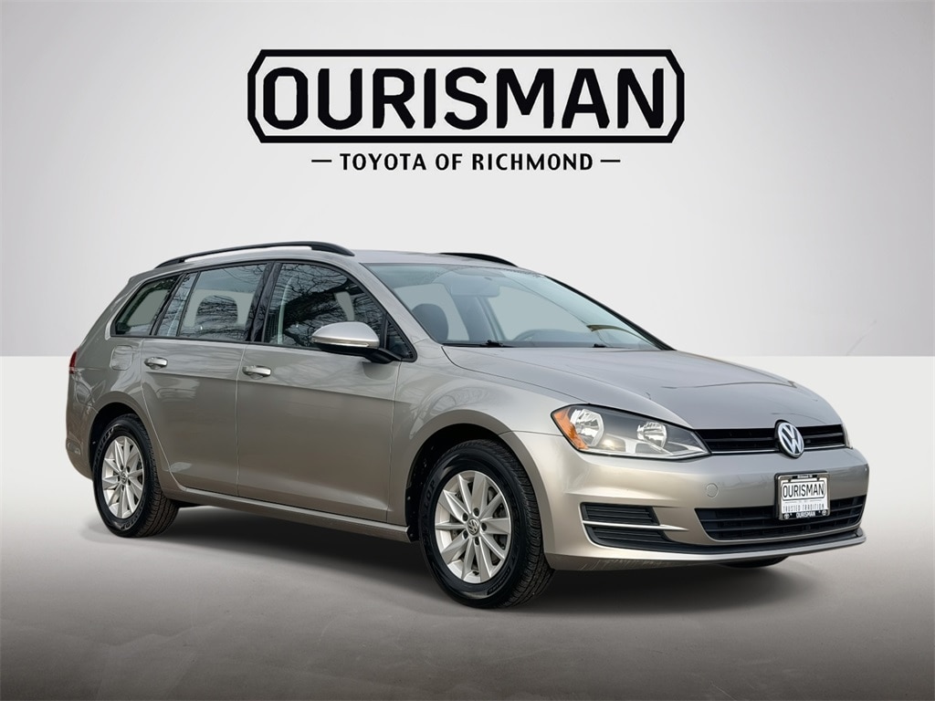 2016 Volkswagen Golf SportWagen TSI S's photo
