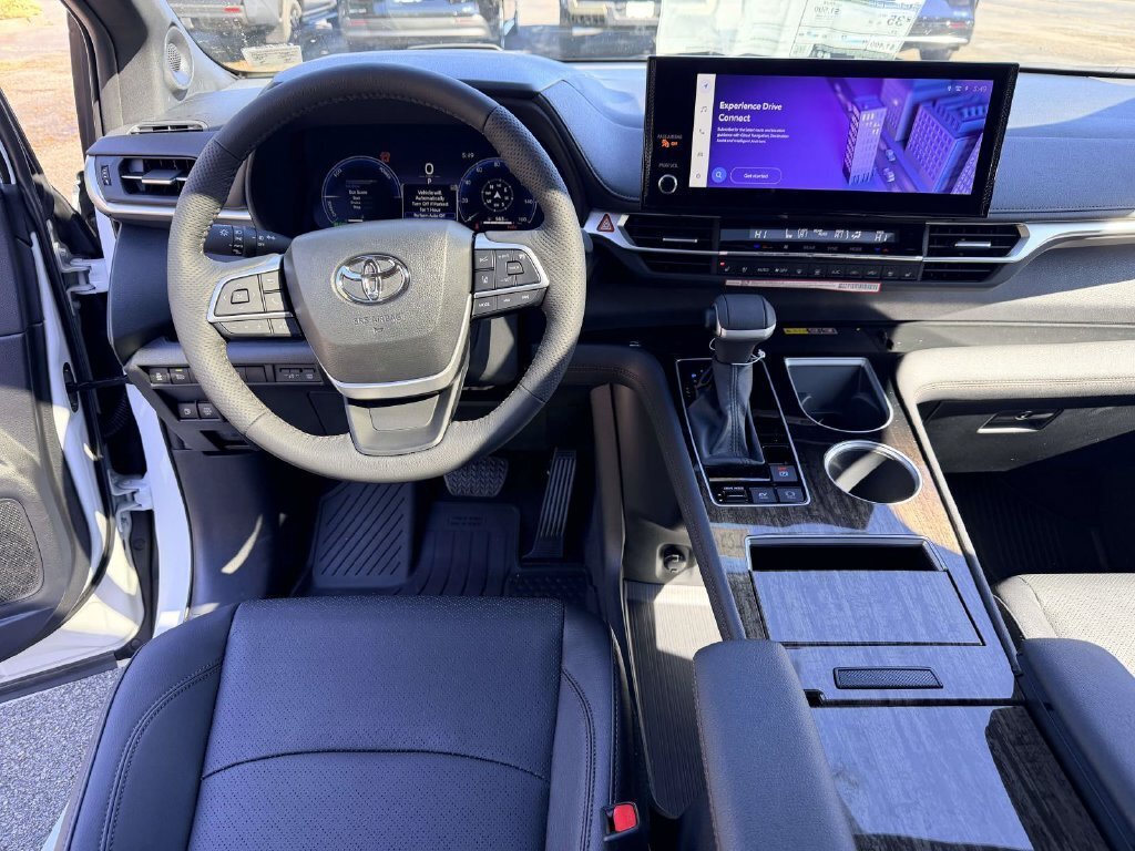 New 2026 Toyota Sienna Platinum 7 PASSENGER