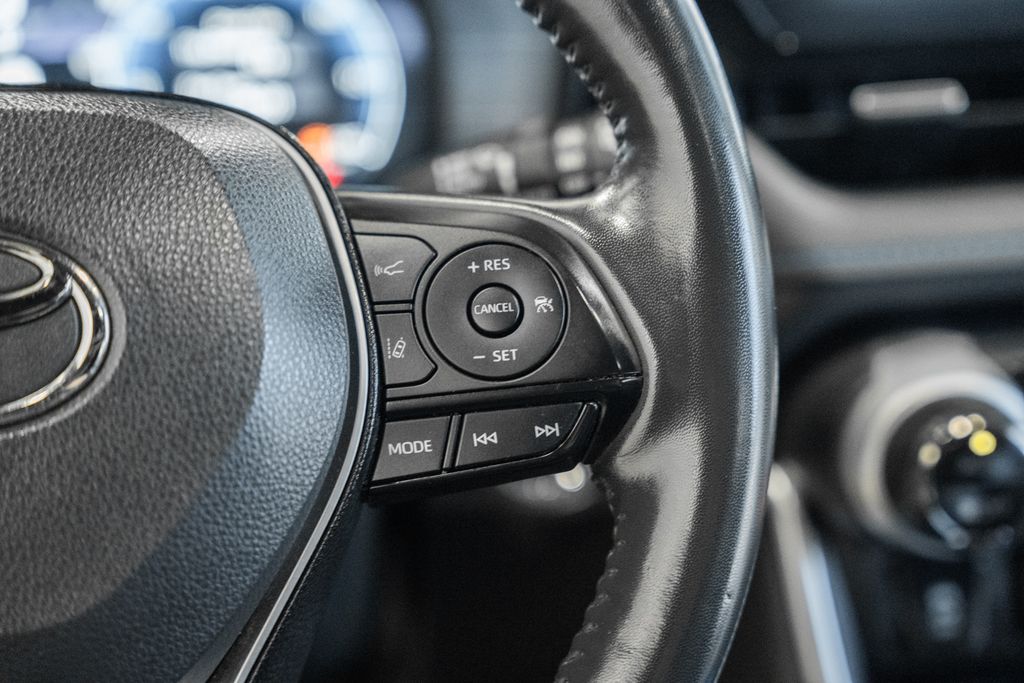 2024 Toyota RAV4 XSE - Photo 24