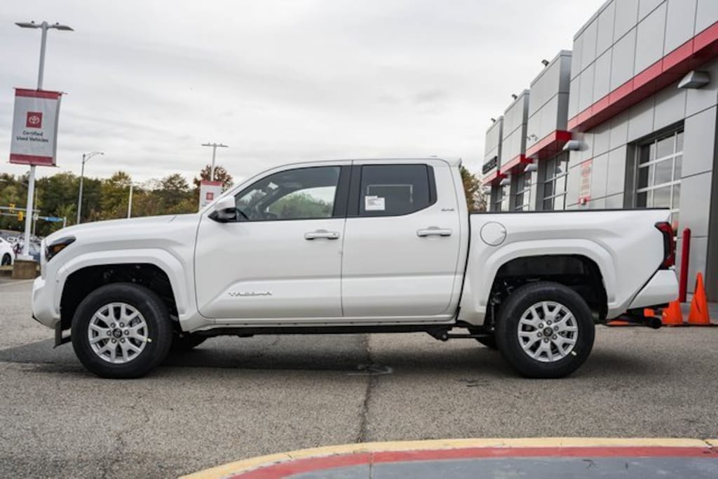 New 2025 Toyota Tacoma SR5 Truck Double Cab