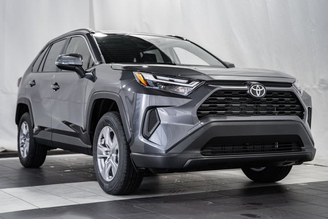 2025 Toyota RAV4 XLE's photo
