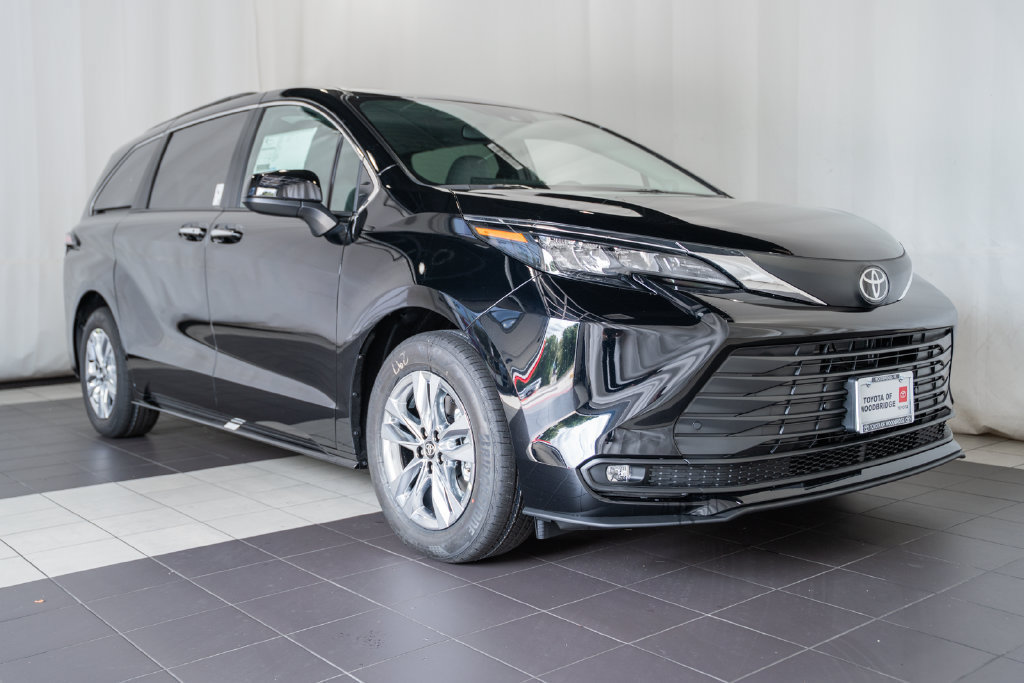 2026 Toyota Sienna XLE Van Passenger Van
