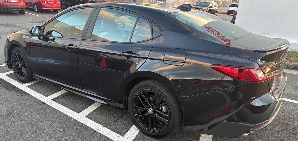 2025 Toyota Camry SE photo 3