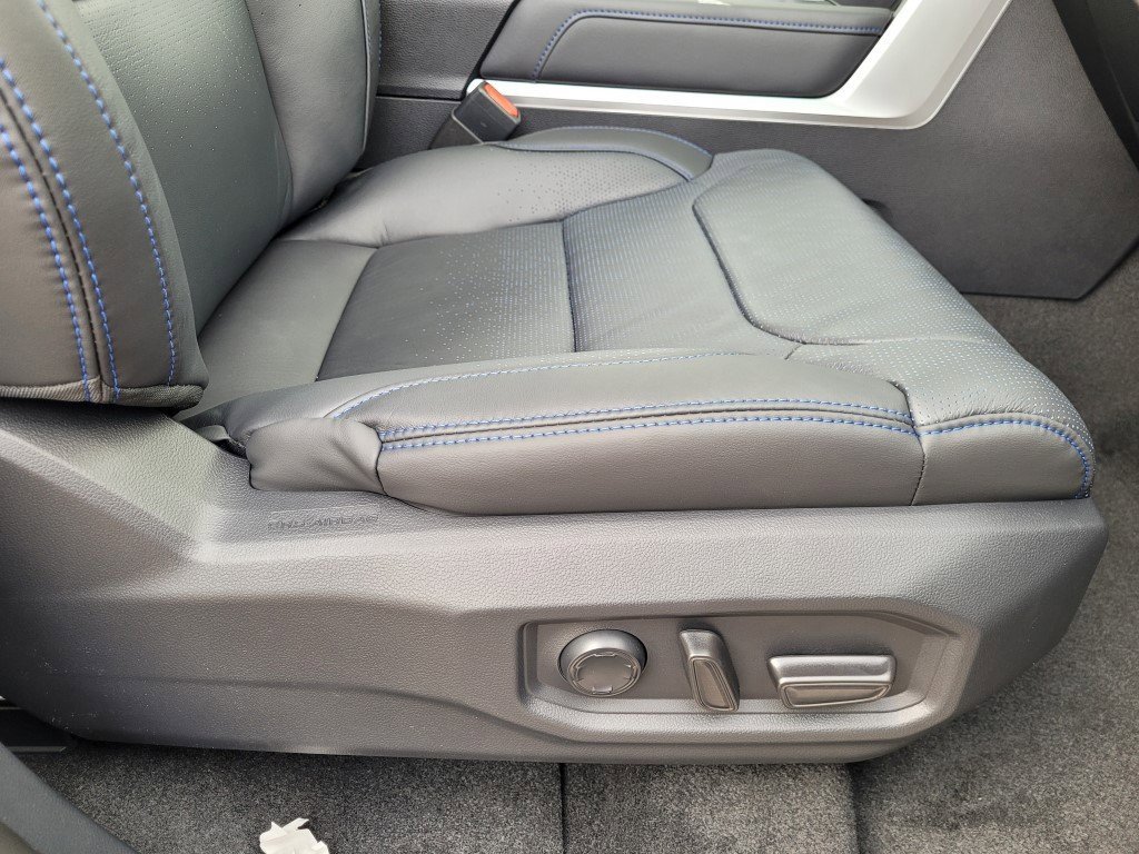 How I Keep My Platinum Silver (White) Leather Seats Clean – Nick's