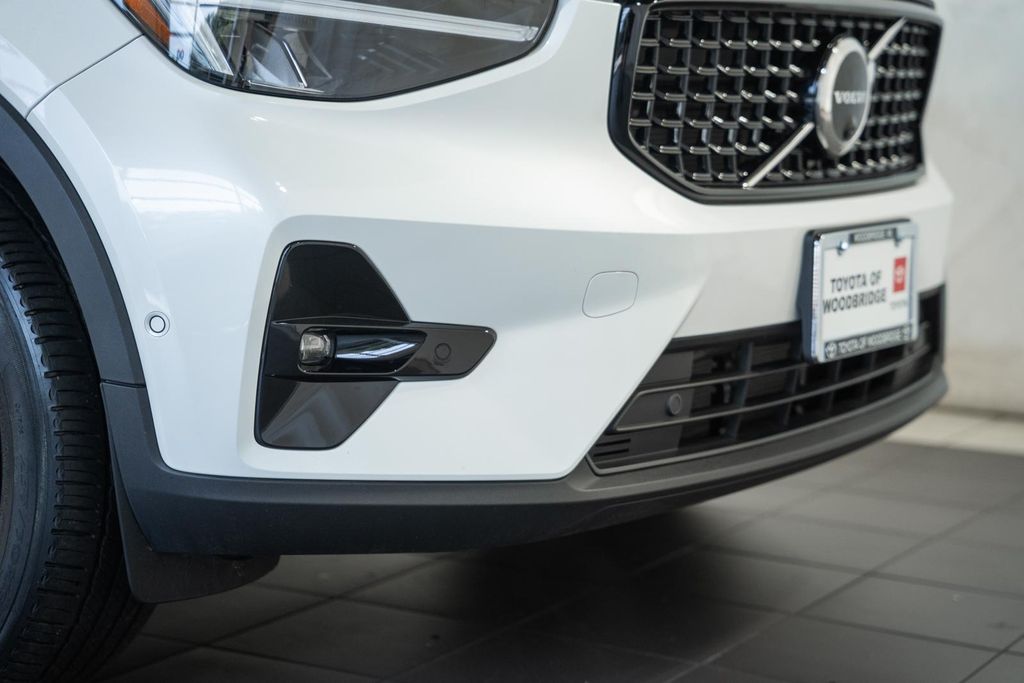 2023 Volvo XC40 Plus - Photo 14