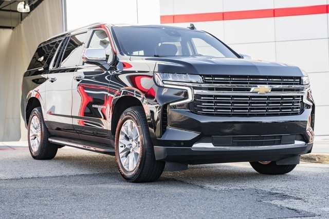 2023 Chevrolet Suburban Premier's photo